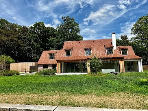 Maison 8 pièces 250 m²