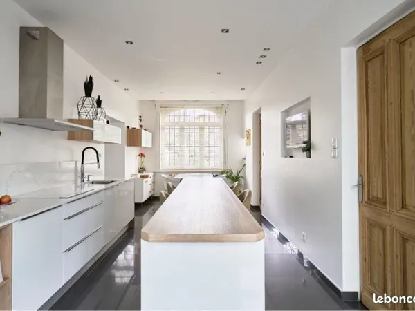 Propriété rare à la vente avec logement indépendant