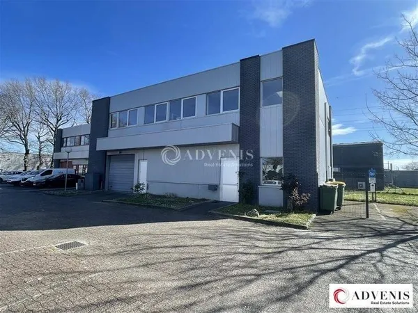Local d'activité 432 m²