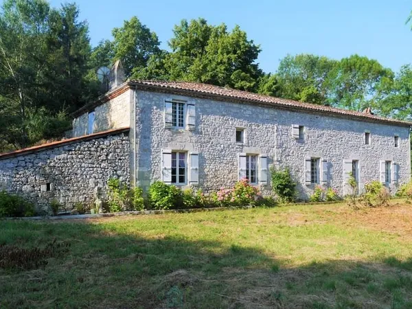 Dolmayrac - Ancien Moulin du 18e siècle à rénover avec piscine et 1,4465 ha de terrain arboré - Lot