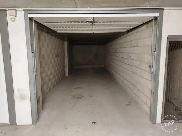 Garage/Parking