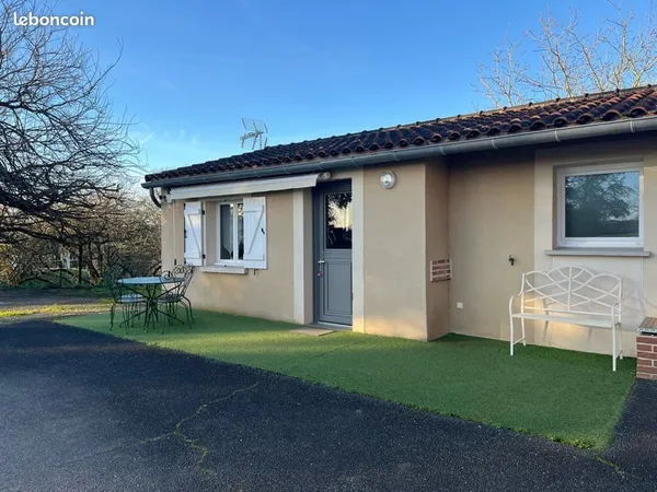 Immobilier locations vacances studio meublé étudiant