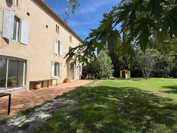 Maison 10 pièces 373 m²