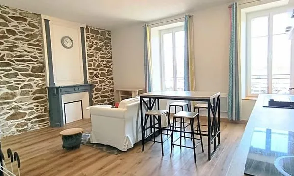 Appartement centre-ville, proche, faculté de médecine et hôpital Morvan.