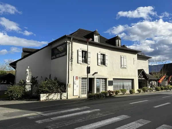 Immeuble de 1120 m2 d'exploitation à Gurmençon