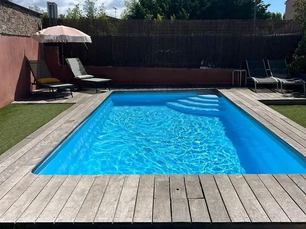 Villa 5 pièces rénovée avec piscine