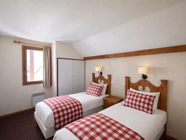 Duplex 8 couchages pied de piste Serre-Chevalier expo sud-ouest.