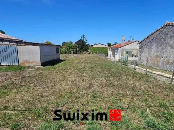 Terrain constructible 610m² - Saint-Estèphe
