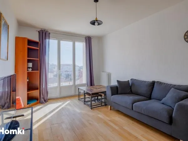 T3 (possible T4) de 72 m2 - balcon, cave, parking - Villeurbanne / Montchat - DPE C