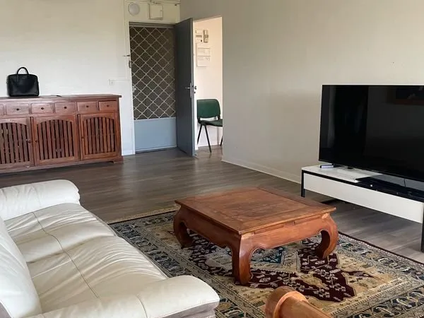 🏠 COLOCATION IDÉALE - PROCHE HÔPITAL UNIVERSITÉ - POLICE NATIONALE : 120 m²