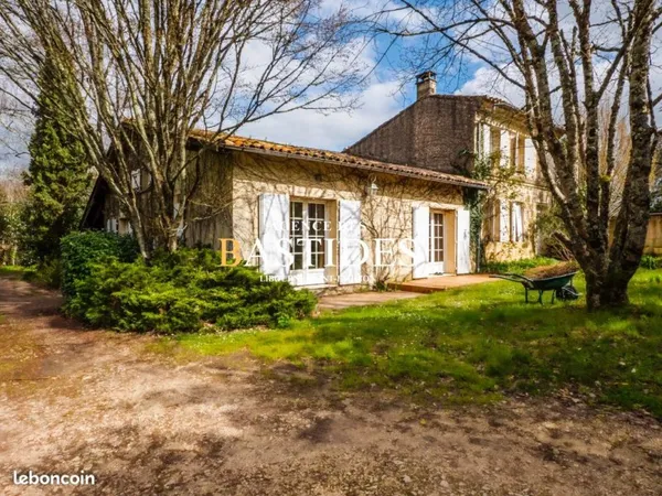 Maison 7 pièces 230 m²