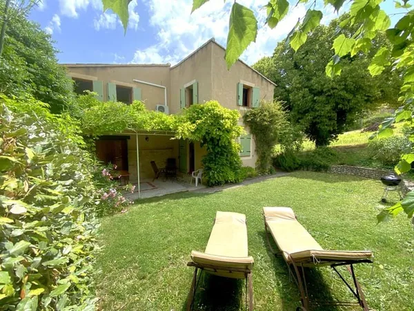 15MN DE VAISON - BELLE MAISON AVEC GITE ET PISCINE