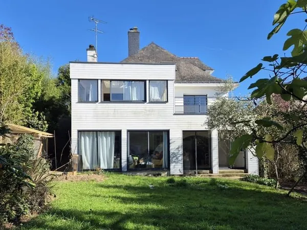 Maison 9 pièces 240 m²