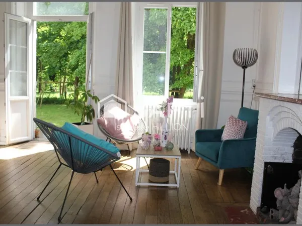 PLUS QU'UN APPARTEMENT : EN REZ-DE-CHAUSSEE AVEC 3 CHAMBRES, TERRASSE ET JARDIN CLOS