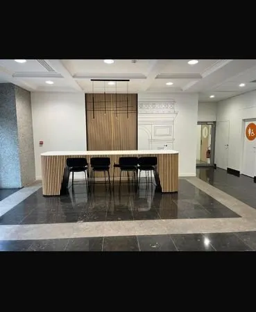 Location bureaux - 85 m² - Montrouge (92) - Immeuble professionnel