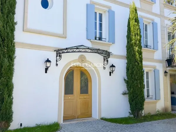 À vendre - à proximité de Sanary-sur-Mer - Le Brusc | Demeure de prestige - 650 m²