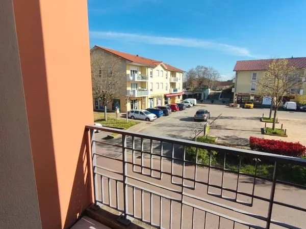 À louer - Appartement T2 - 54 m² - Montanay (centre-ville)