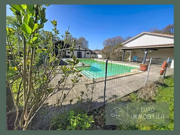 Maison familiale de 155m² avec piscine et terrain