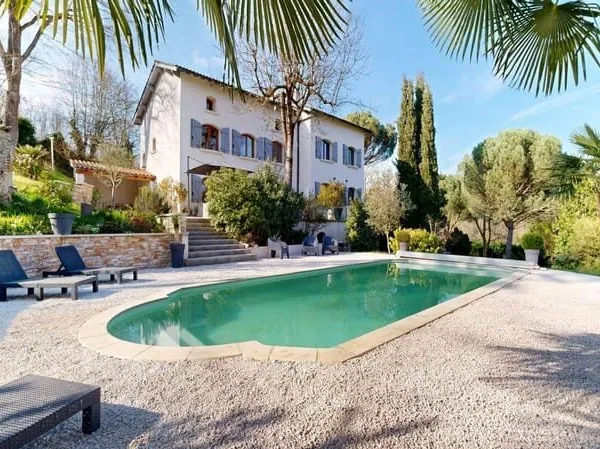 Maison 5 pièces 286 m²