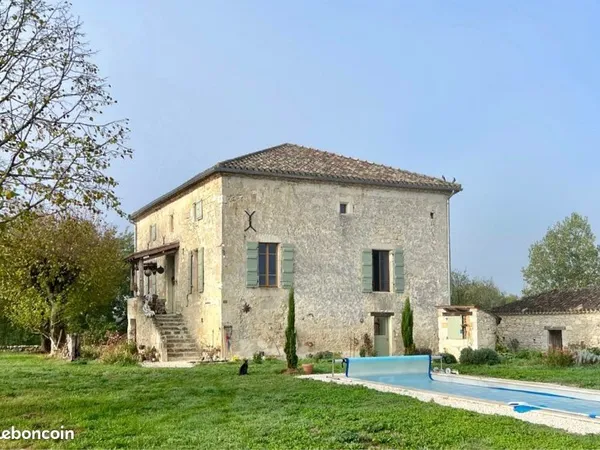 Maison de campagne entièrement rénovée au calme avec piscine, maison d'amis, dépendance, autocar amé