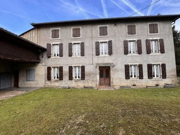 Maison 8 pièces 240 m²