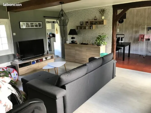 Maison à louer de plain-pied avec jardin