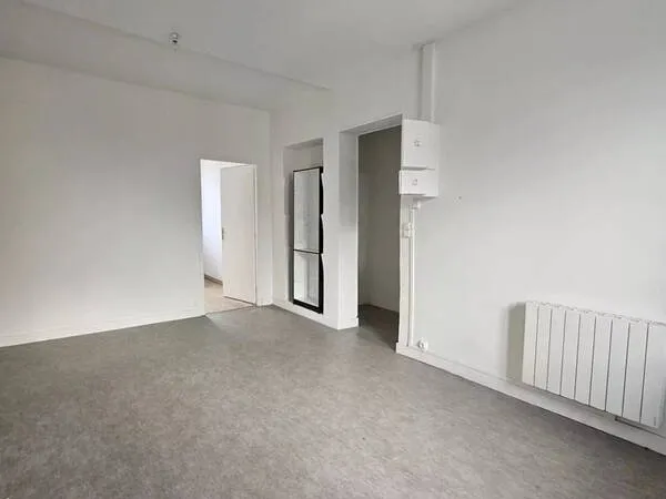 Appartement t2 renove dernier etage
