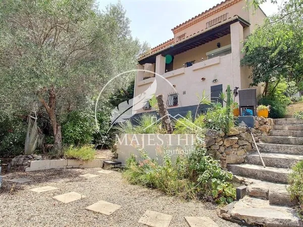 MAISON COUP DE COEUR T5 150M2 A TOULON LA BARRE / LA SERINET
