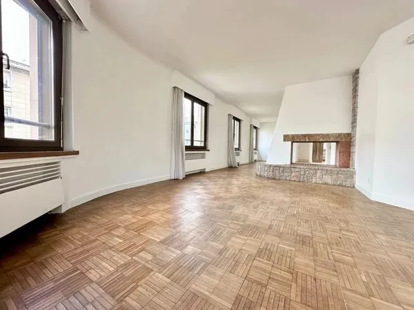 Appartement de 134 m² - séjour 52 m2 - Garage