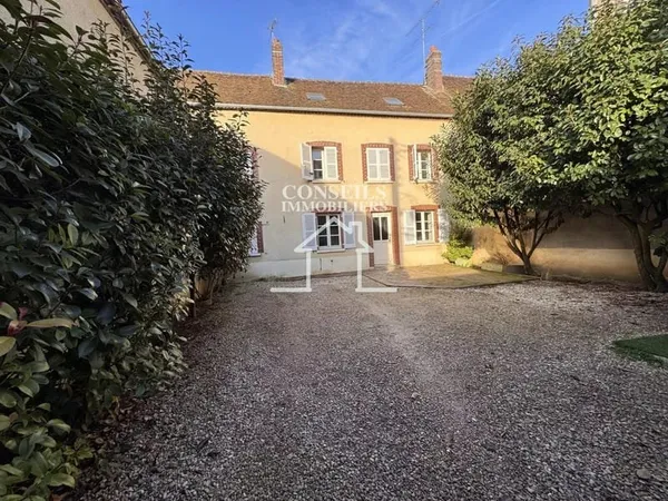 Centre VILLENEUVE SUR YONNE