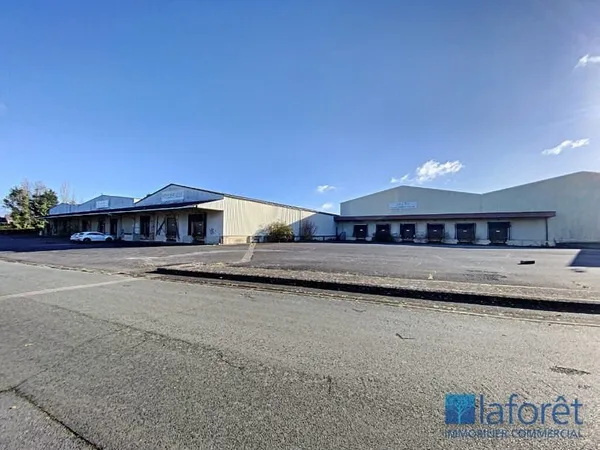 Entrepôt à Louer Parthenay -5000 m2