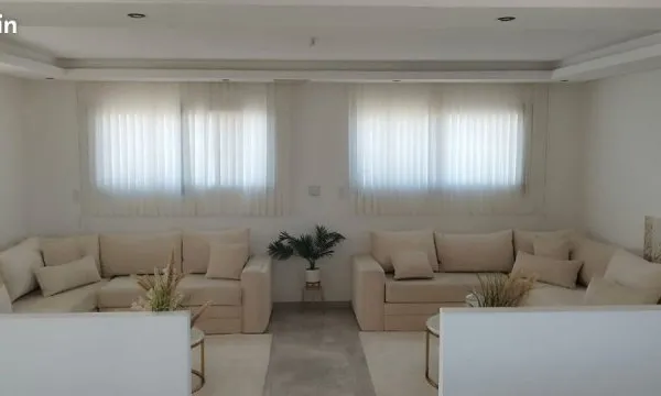Location appartement haut de villa T6 PIERRELATTE ( BLACHES)