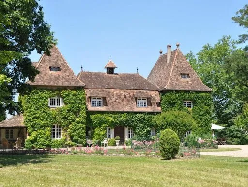 Maison 8 pièces 260 m²