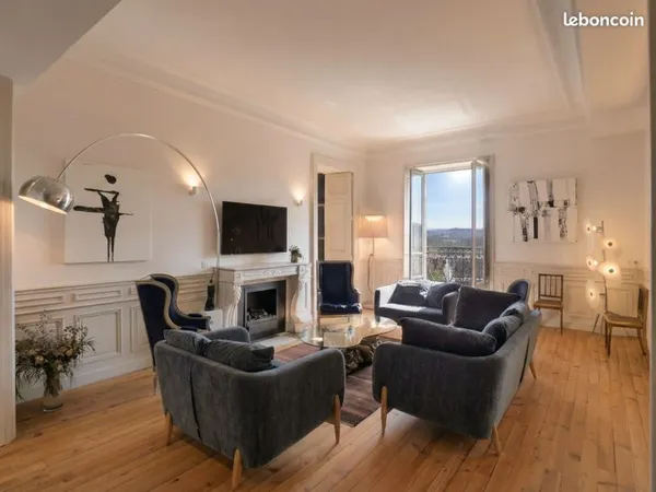 Appartement 4 pièces 153 m²