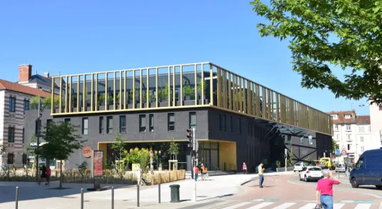 BUREAUX À LOUER 238.30 m² R+1 - IMMEUBLE DU BEAU MARCHÉ
