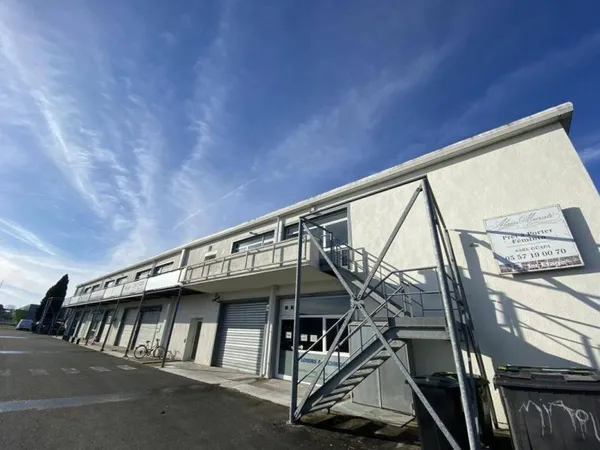 Bureaux 702 m²