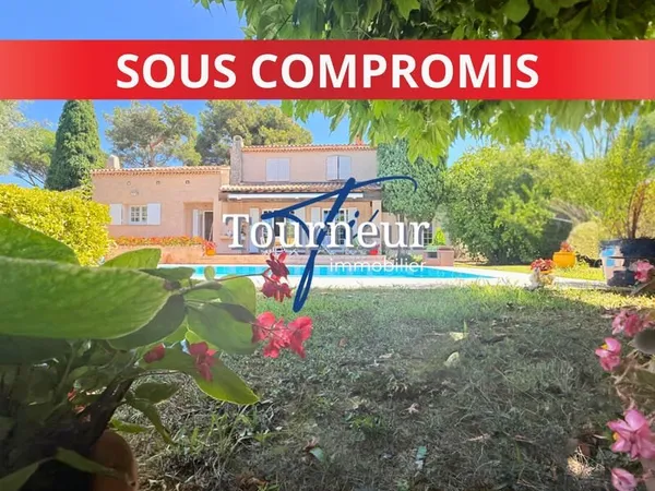 SIX FOURS LES PLAGES VILLA PROVENCALE D'ARCHITECTE DE 180M2