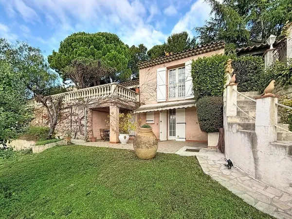 VILLA 7P 280 M² SUR 5500M² DE TERRAIN