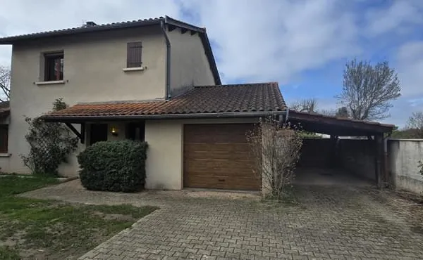 BELLE MAISON DE 115.12 m2 AU COEUR DE SAINT LAURENT DE MÛRE