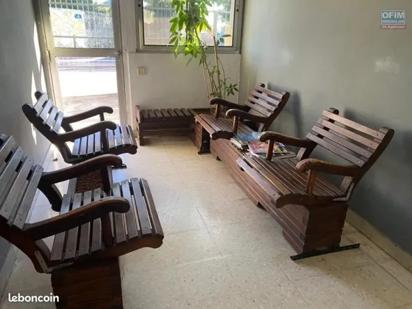 Local bureaux 72 m²