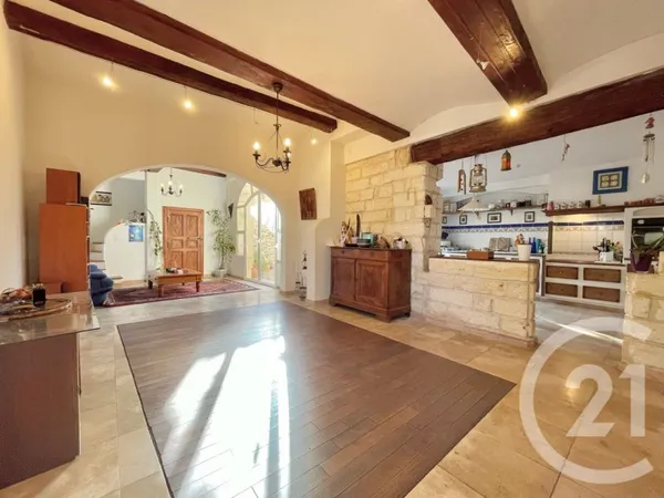 Maison 7 pièces 243 m²