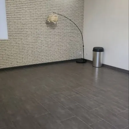 Appartement F2 - 44 m² - Pavillon avec jardin - 900 charges incluses