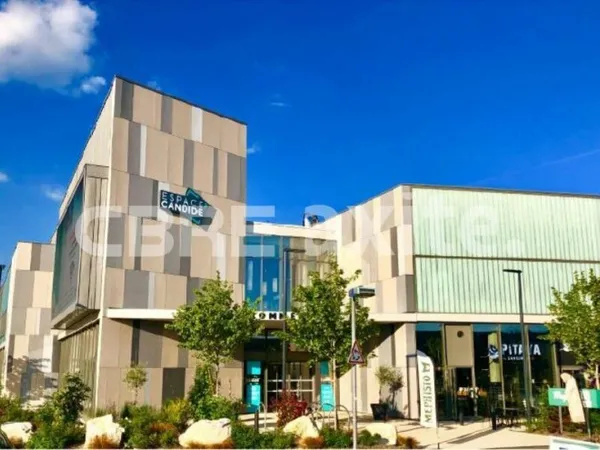 Local commercial 121 m²