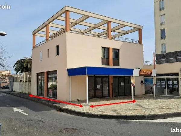 CAP D'AGDE, Mail de Rochelongue, à louer local 60 m² avec grande terrasse pour la saison