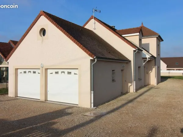 Maison 8 pièces 215 m²