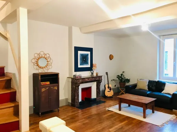 Appartement de 203m2 à louer sur Saint-Genis-Laval