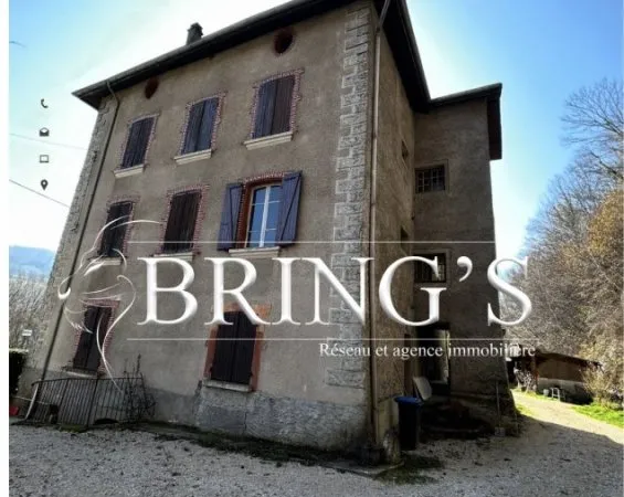 Maison 12 pièces 335 m²