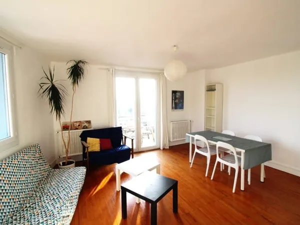 T4 lumineux dernier étage avec terrasses