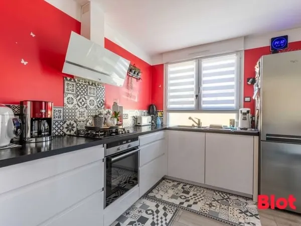 BLOT IMMOBILIER, bel appartement en parfait état avec garage