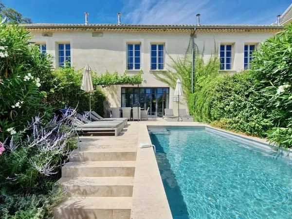 Maison de 3 chambres et 3 salles de bain avec piscine privé sur domaine viticole de luxe